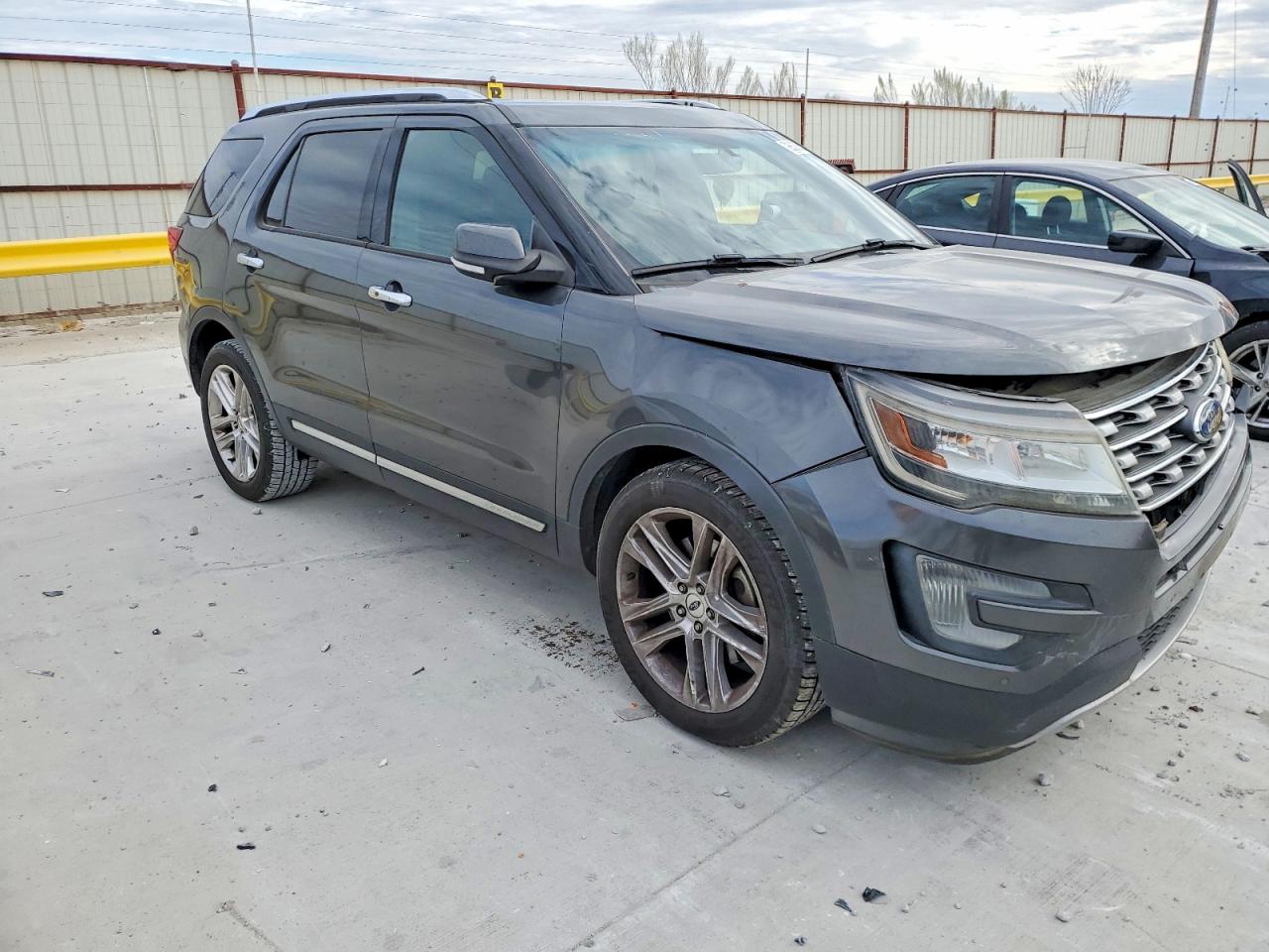 2017 FORD EXPLORER LIMITED photo 4
