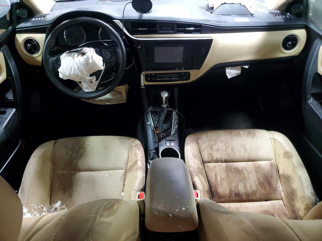 2018 TOYOTA COROLLA L photo 8