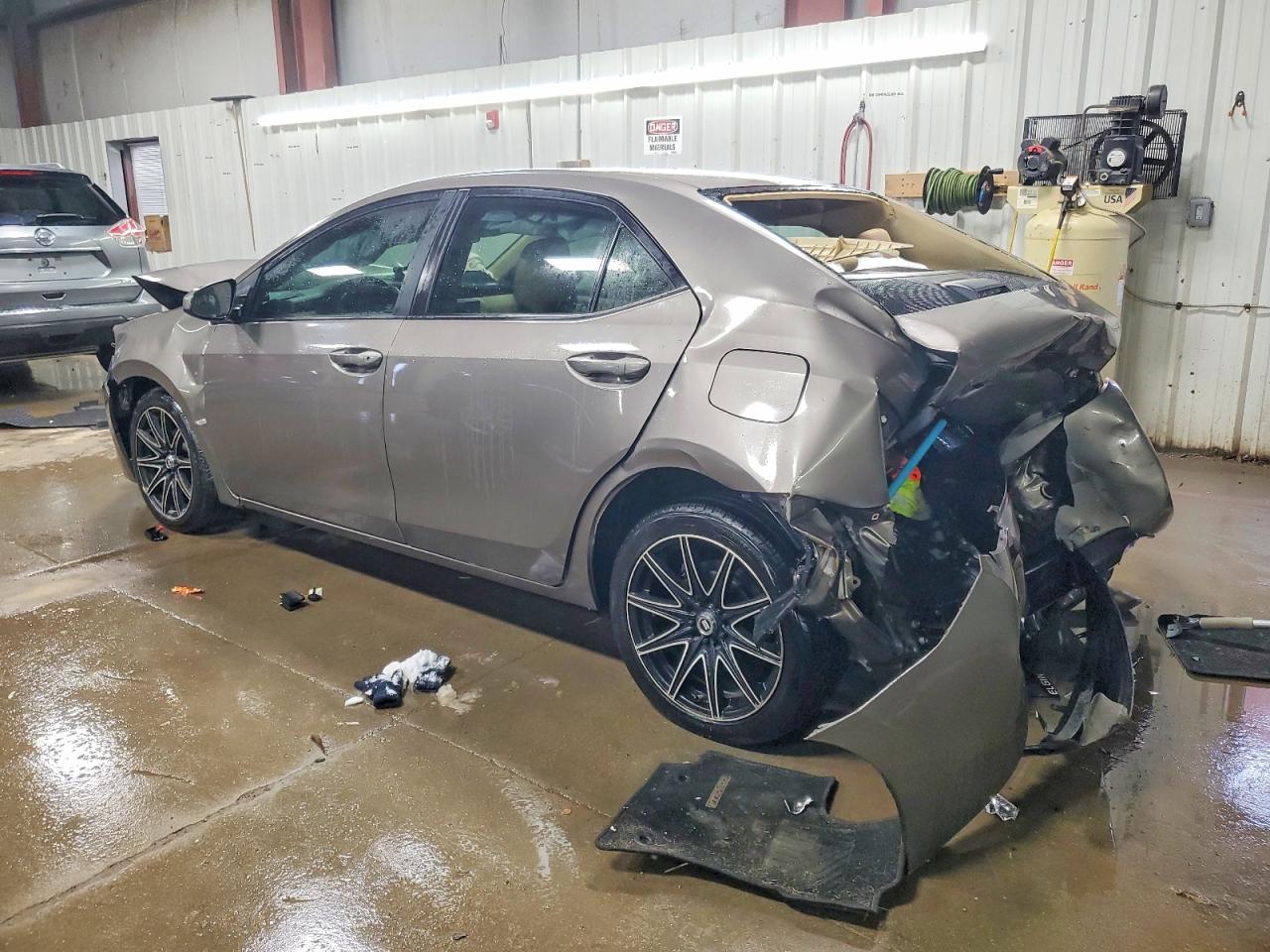 2018 TOYOTA COROLLA L photo 2