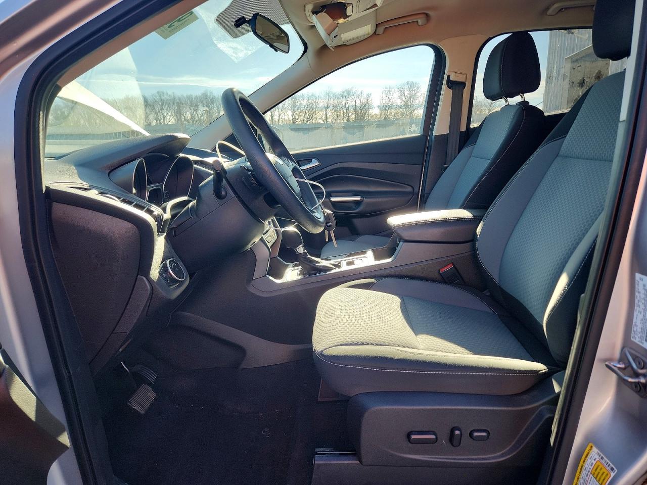 2017 FORD ESCAPE SE photo 7