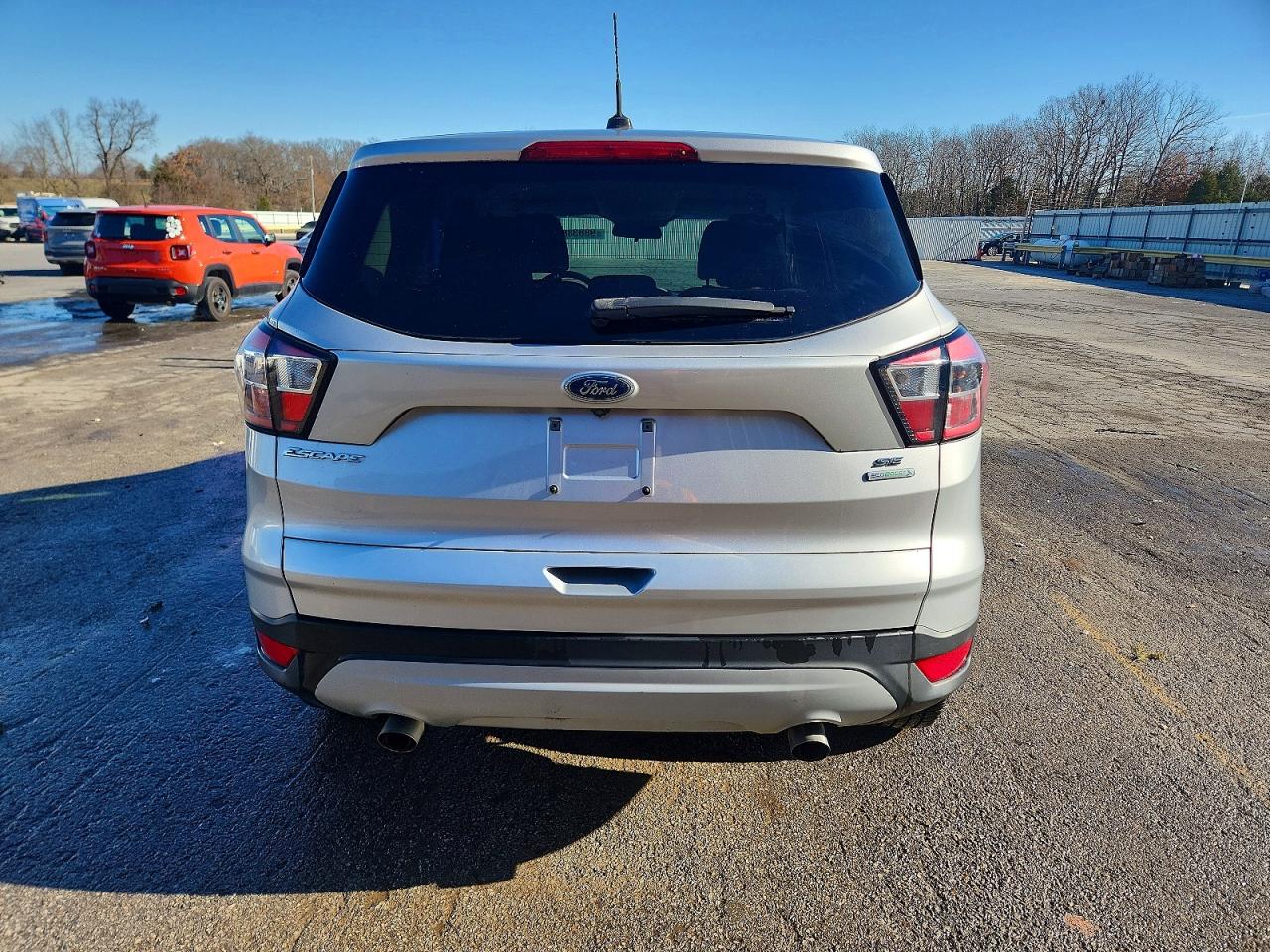 2017 FORD ESCAPE SE photo 6