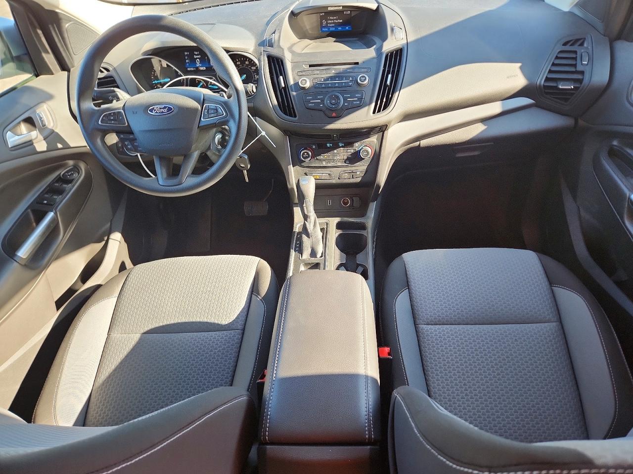 2017 FORD ESCAPE SE photo 8