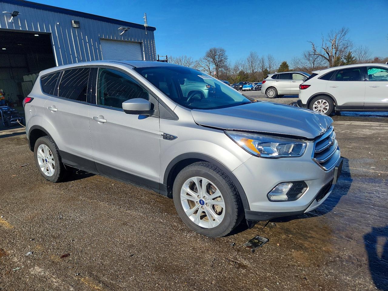 2017 FORD ESCAPE SE photo 4
