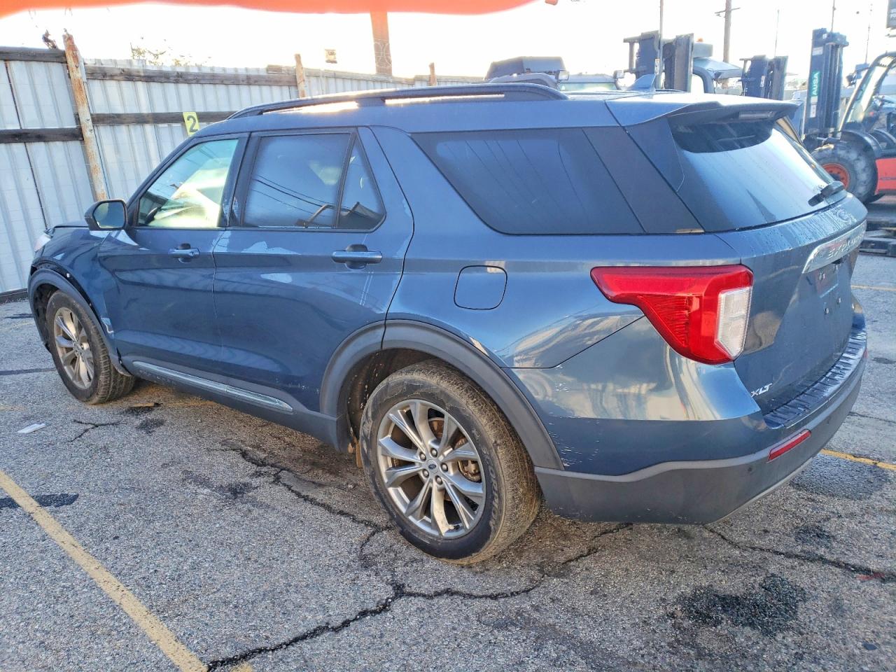2020 FORD EXPLORER XLT photo 3