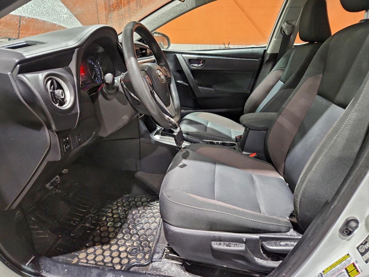 2017 TOYOTA COROLLA L photo 7