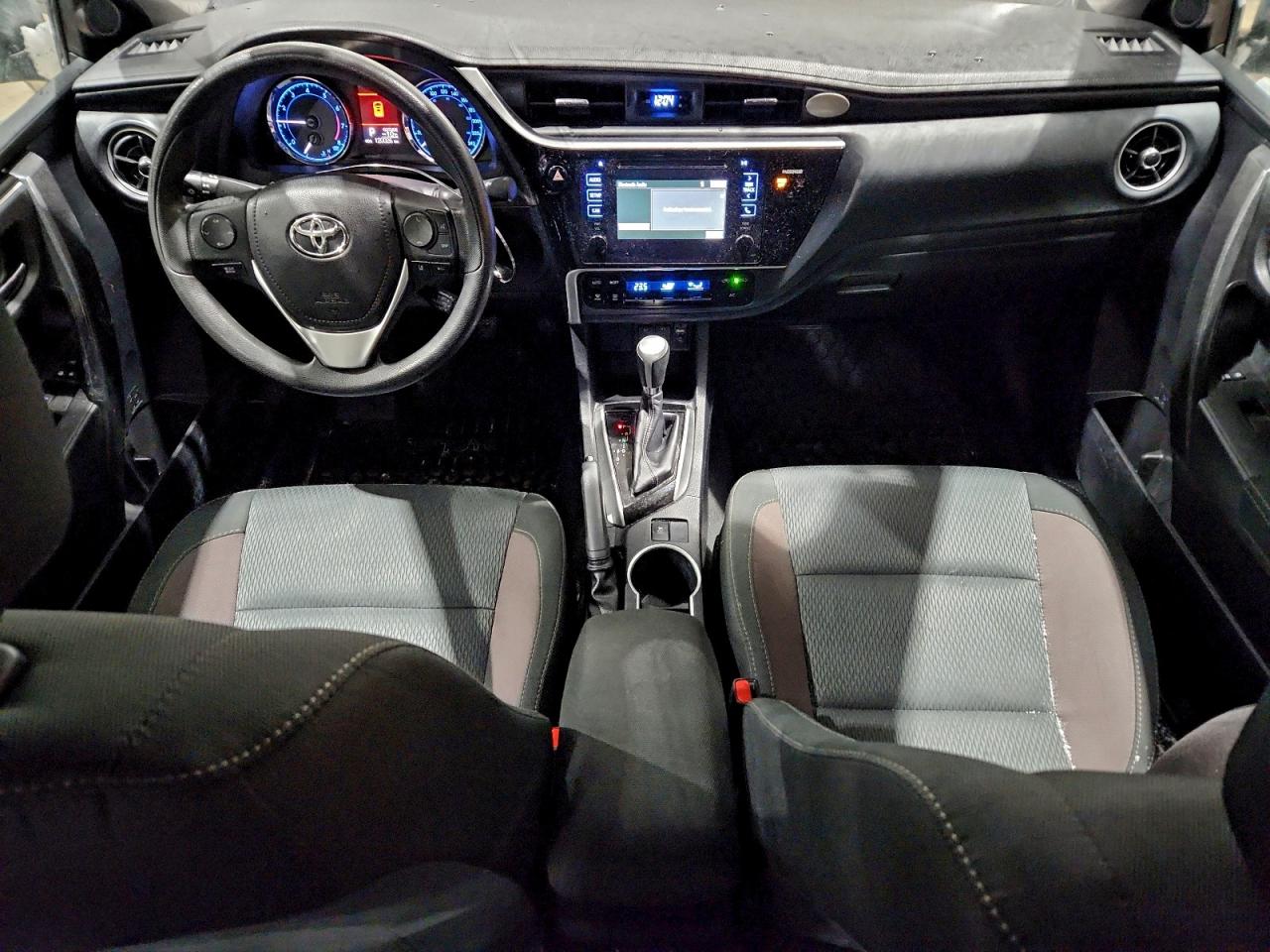 2017 TOYOTA COROLLA L photo 8