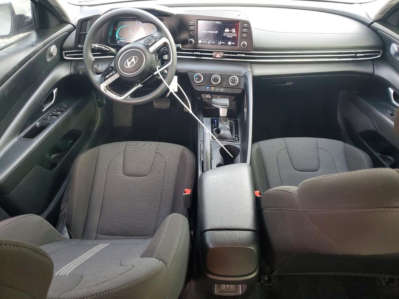 2024 HYUNDAI ELANTRA SE photo 8