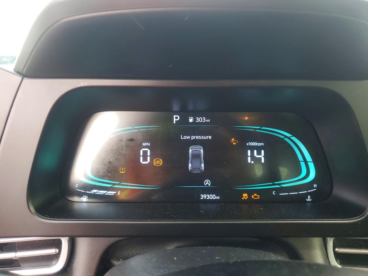 2024 HYUNDAI ELANTRA SE photo 9
