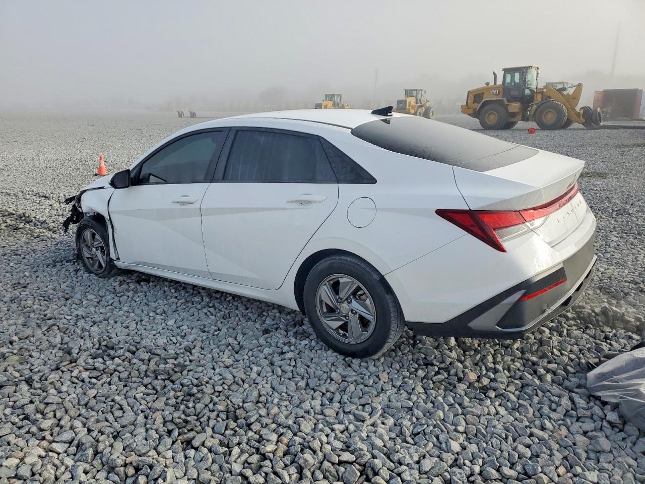 2024 HYUNDAI ELANTRA SE photo 2