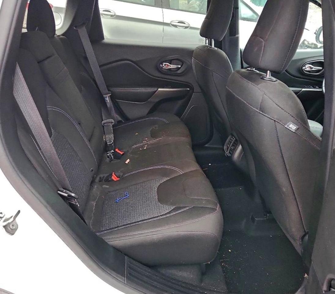 2019 JEEP CHEROKEE LATITUDE photo 10