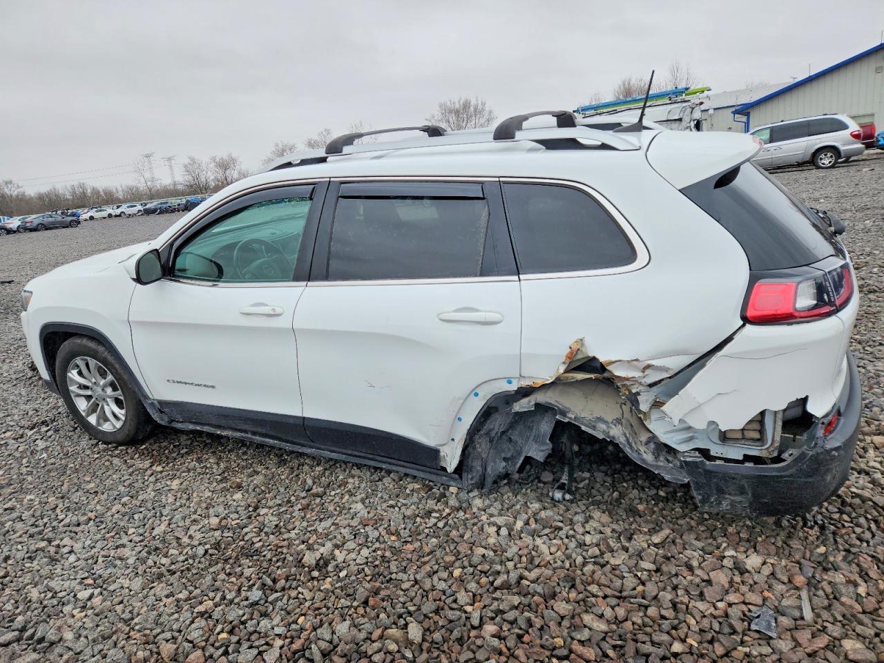 2019 JEEP CHEROKEE LATITUDE photo 2