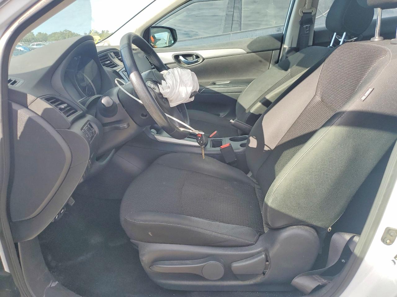 2019 NISSAN SENTRA S photo 7