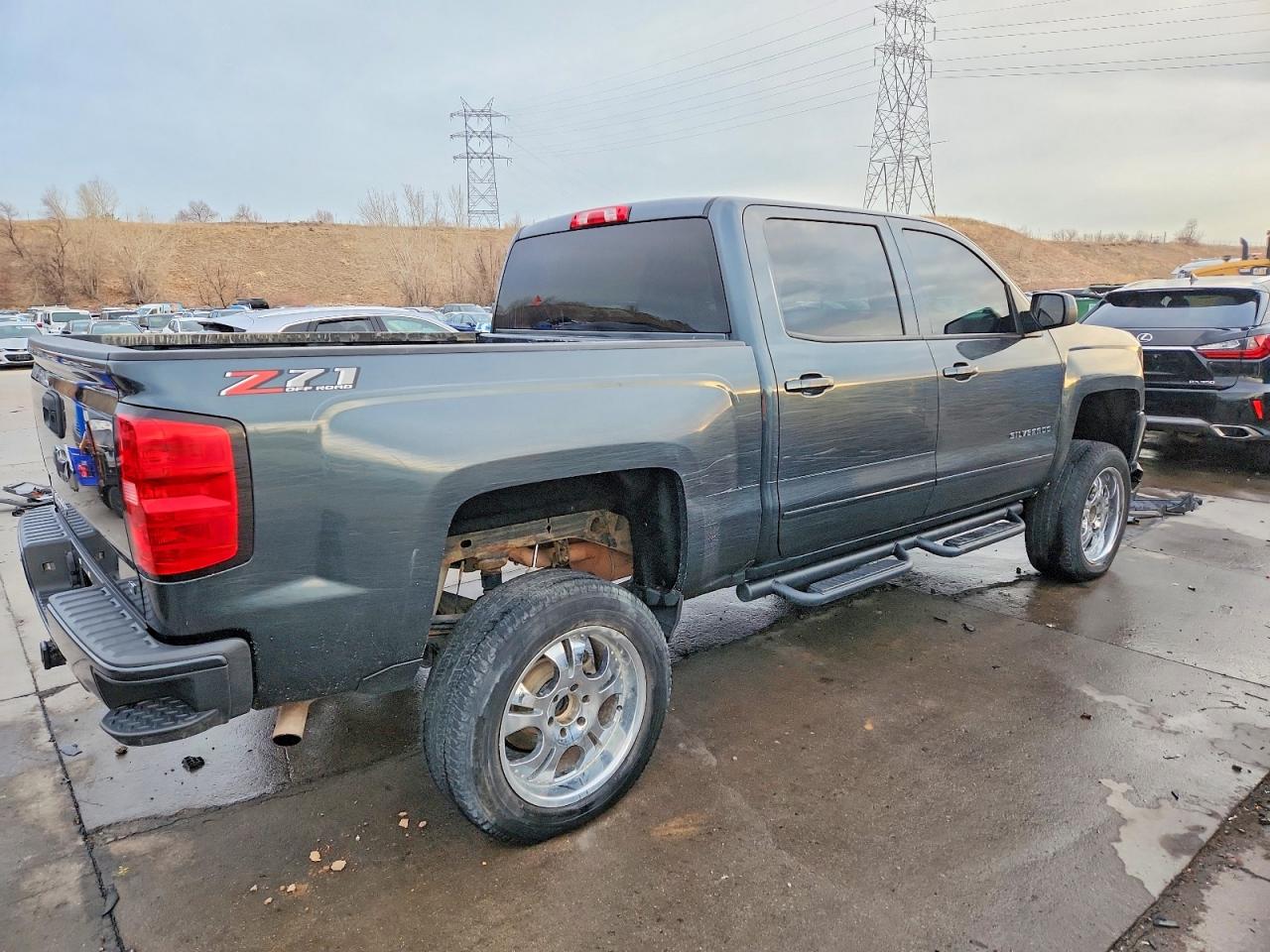 2018 CHEVROLET SILVERADO K1500 LT photo 3