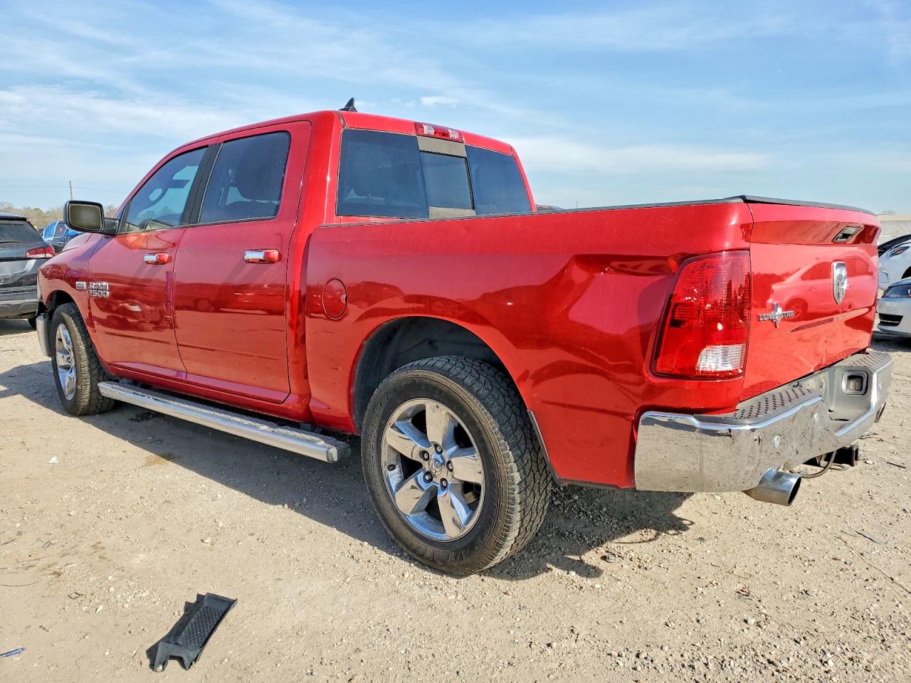 2015 RAM 1500 SLT photo 3