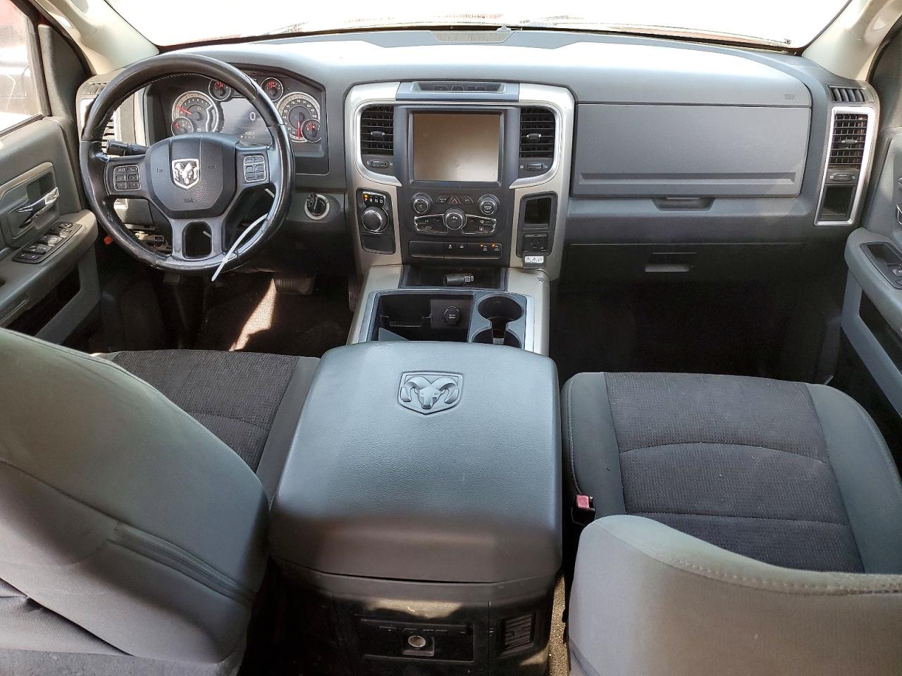 2015 RAM 1500 SLT photo 15