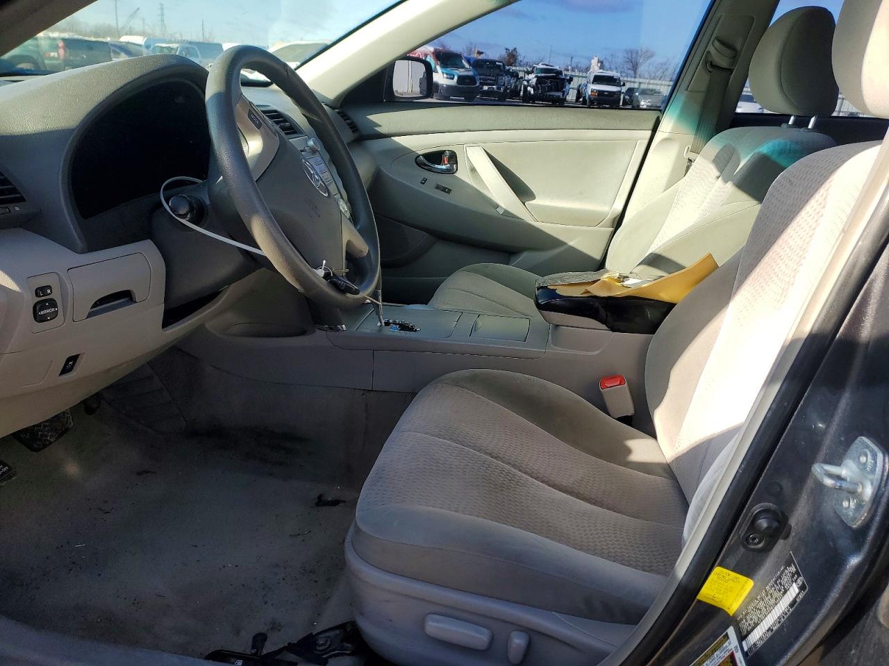 2011 TOYOTA CAMRY BASE photo 7