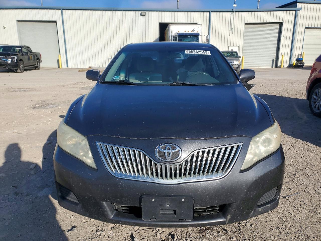 2011 TOYOTA CAMRY BASE photo 5