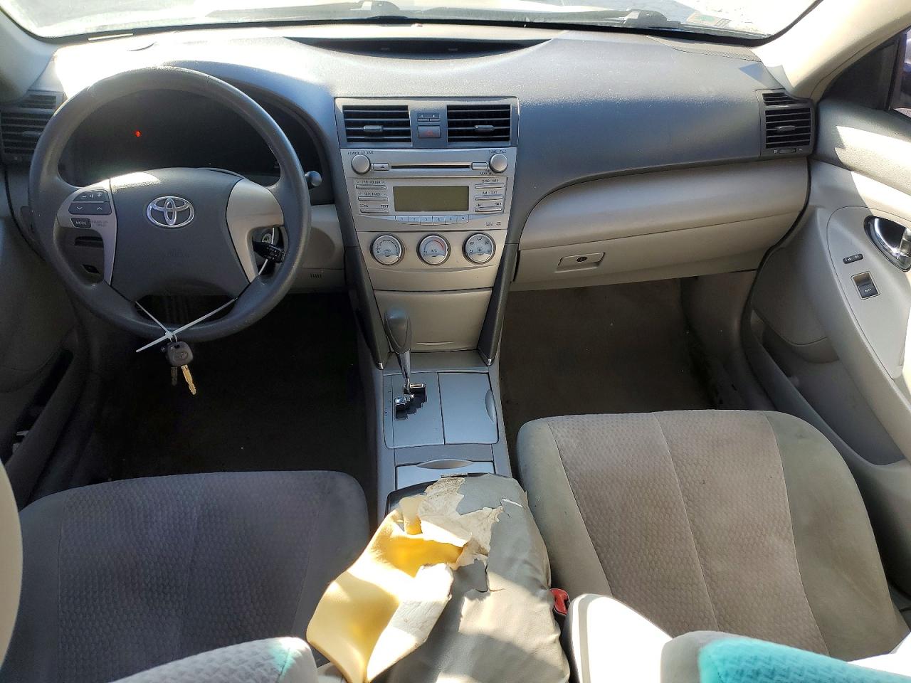2011 TOYOTA CAMRY BASE photo 8