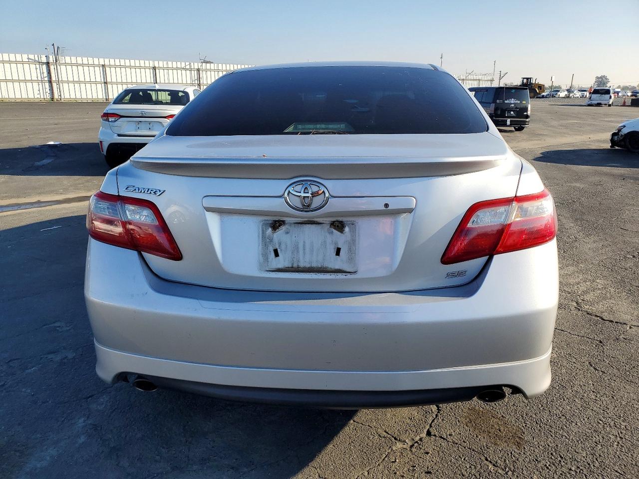 2009 TOYOTA CAMRY SE photo 16