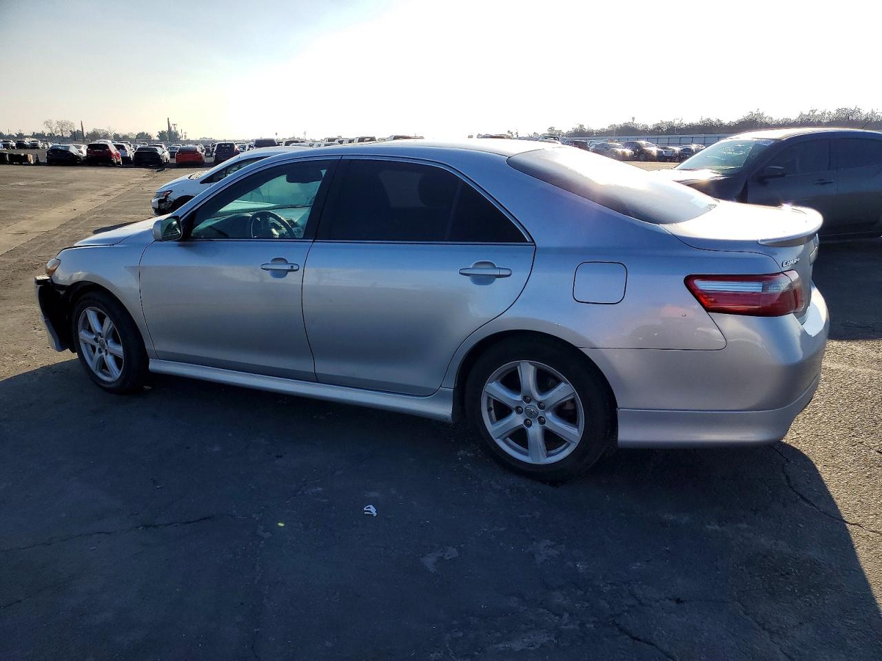 2009 TOYOTA CAMRY SE photo 4