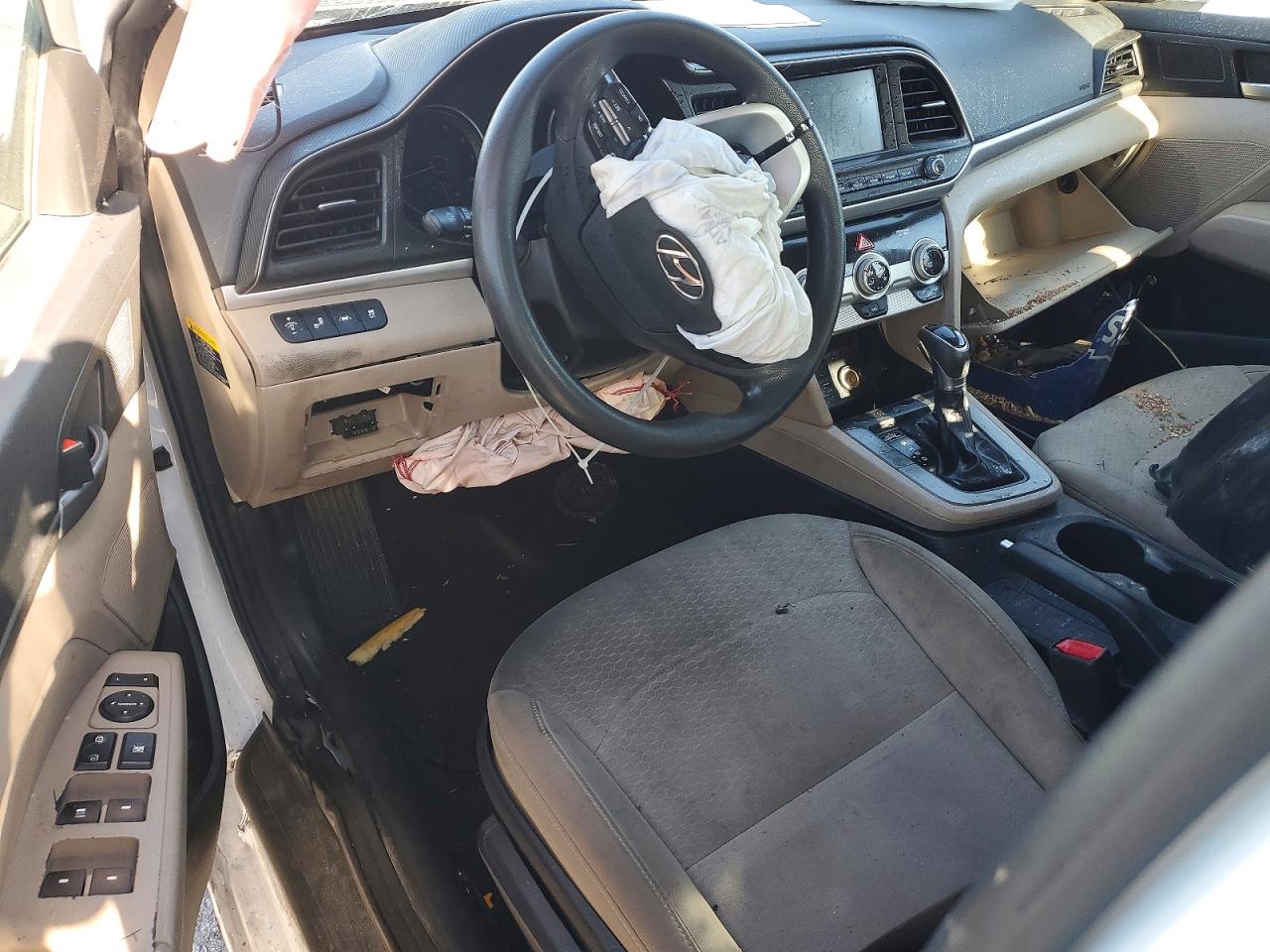 2019 HYUNDAI ELANTRA SEL photo 8