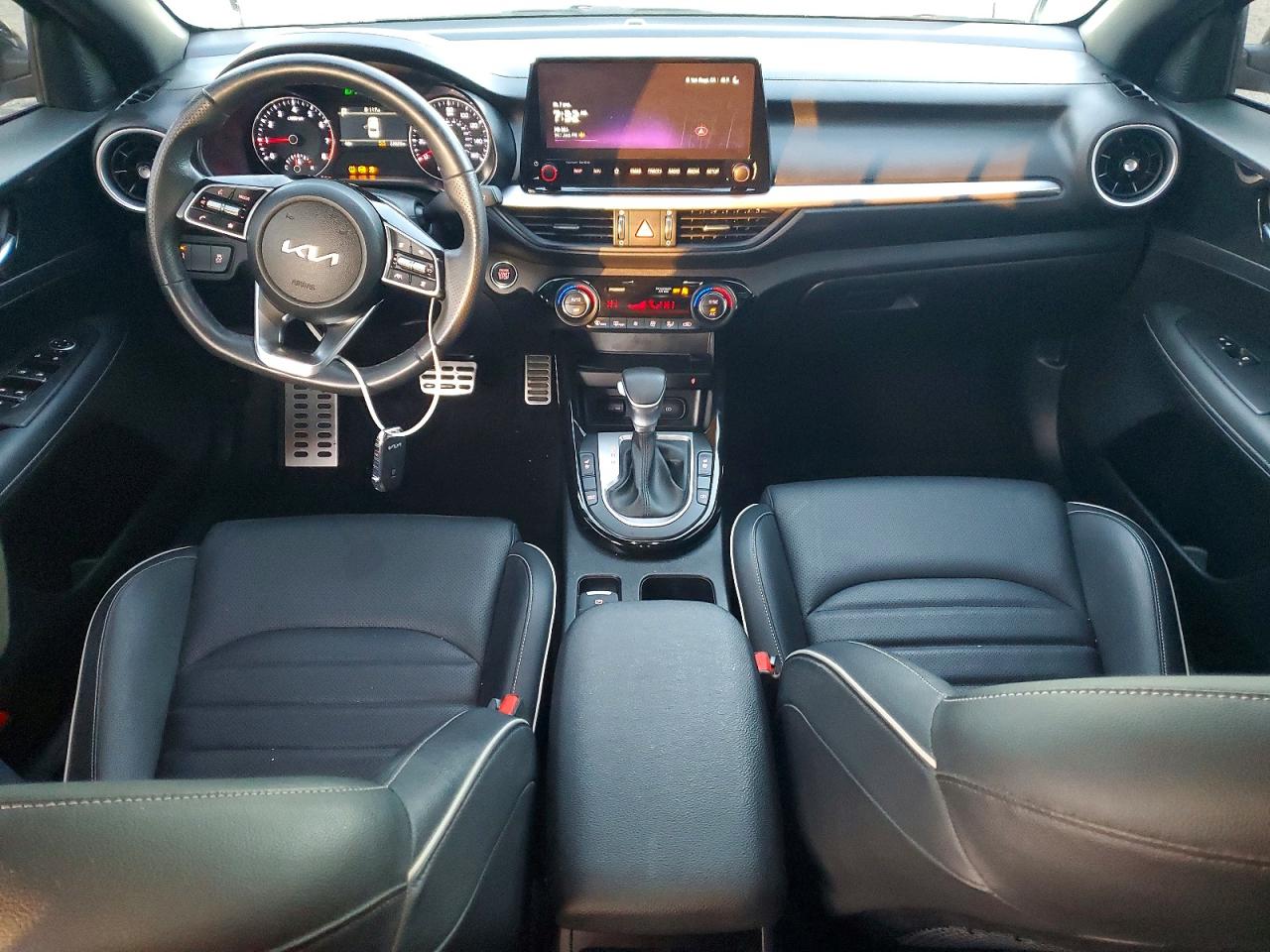 2024 KIA FORTE GT LINE photo 15
