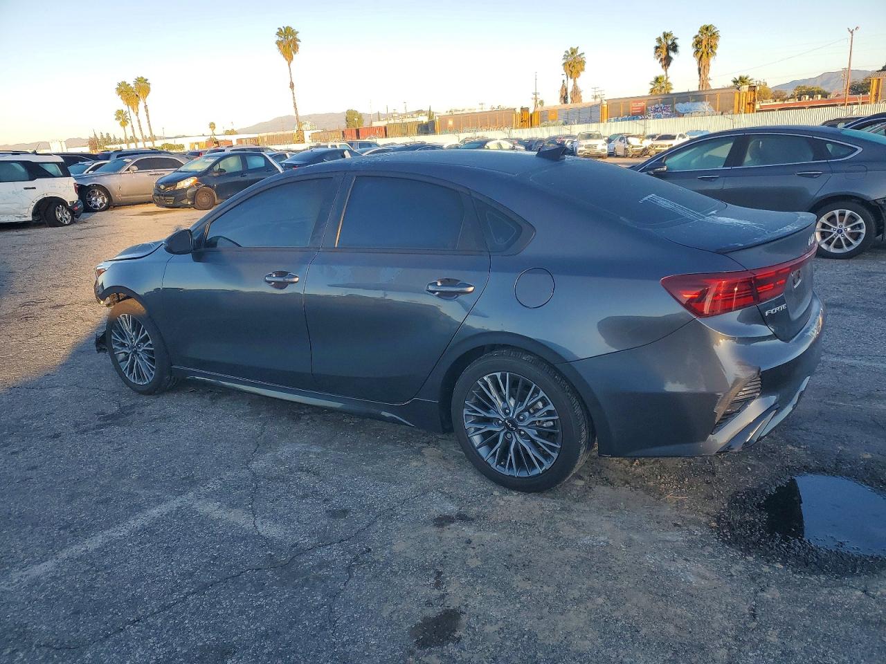 2024 KIA FORTE GT LINE photo 3