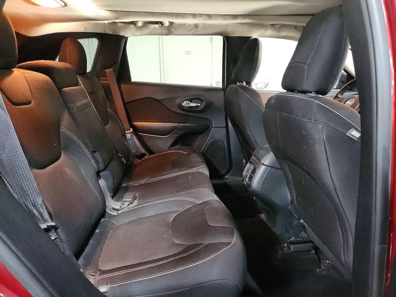 2015 JEEP CHEROKEE LATITUDE photo 11
