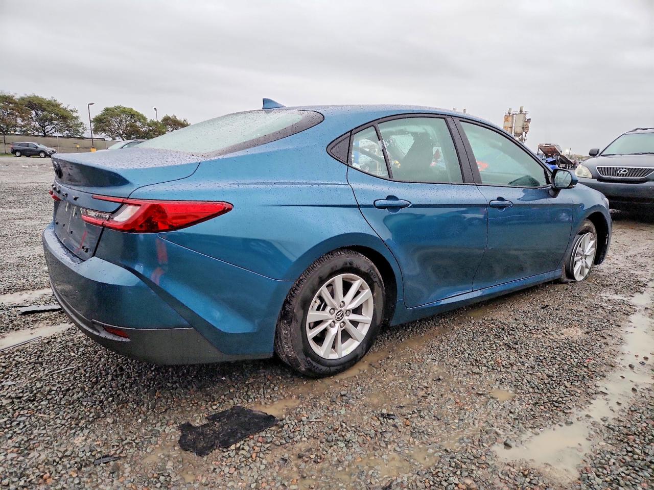 2025 TOYOTA CAMRY XSE photo 3