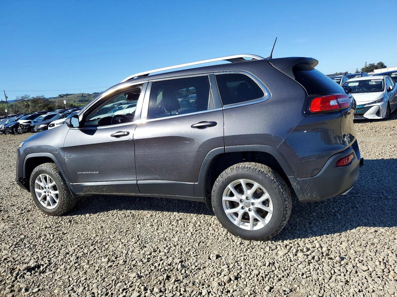 2016 JEEP CHEROKEE LATITUDE photo 2