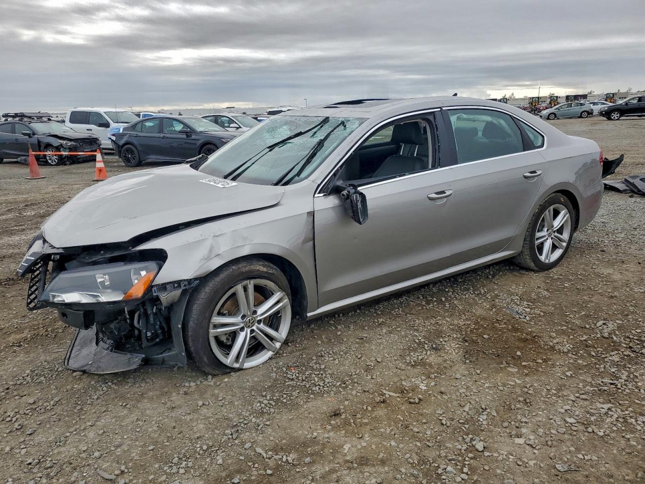 2014 VOLKSWAGEN PASSAT
