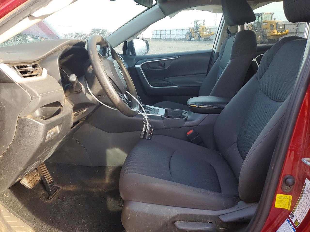 2021 TOYOTA RAV4 LE photo 13