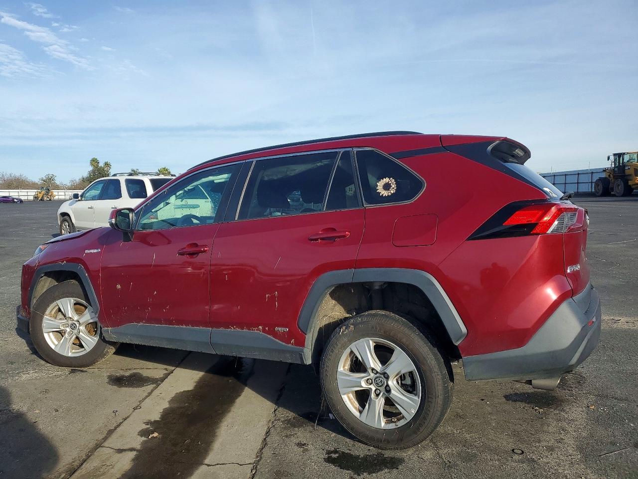 2021 TOYOTA RAV4 LE photo 3