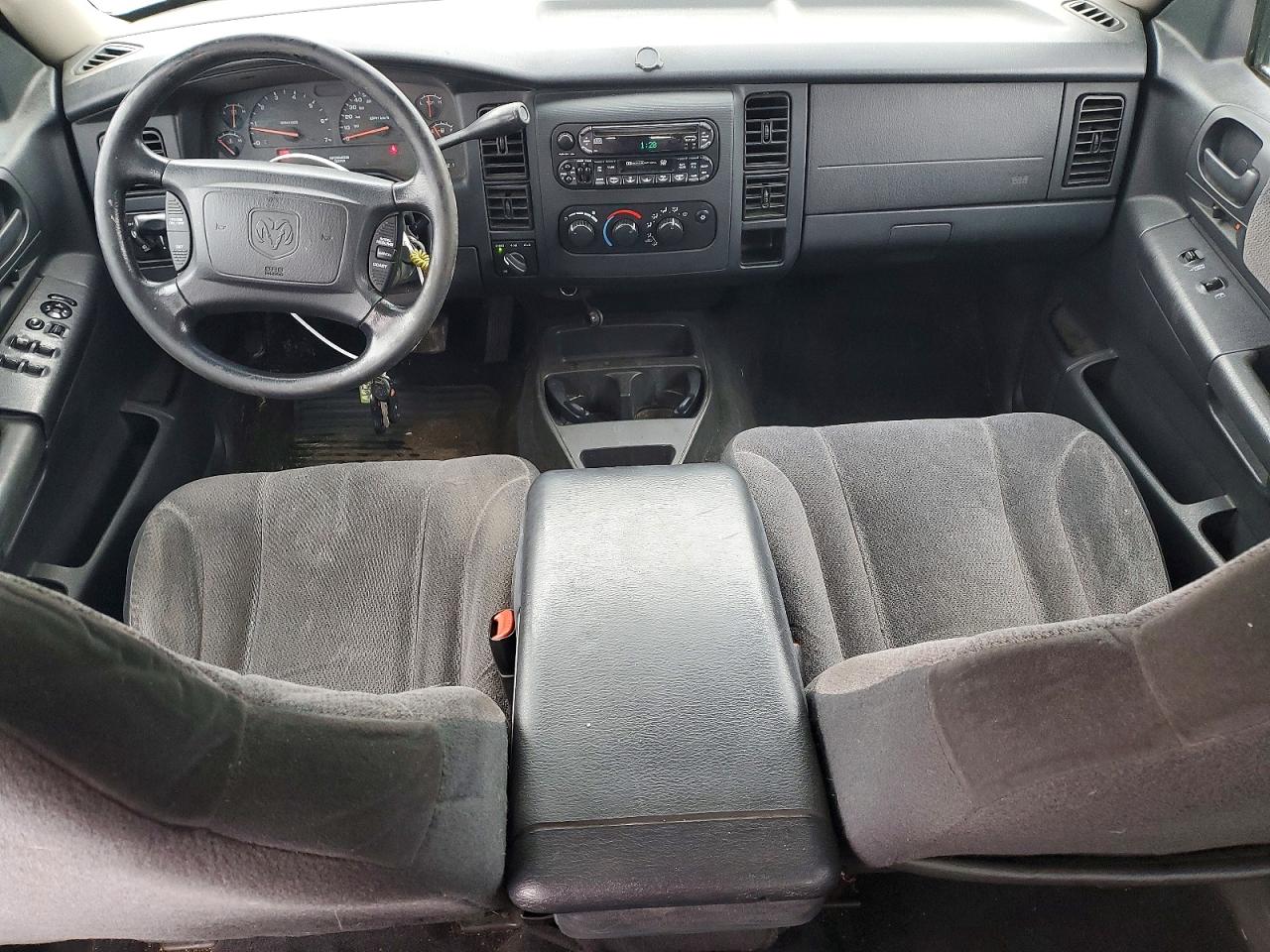 2004 DODGE DAKOTA QUAD SLT photo 8
