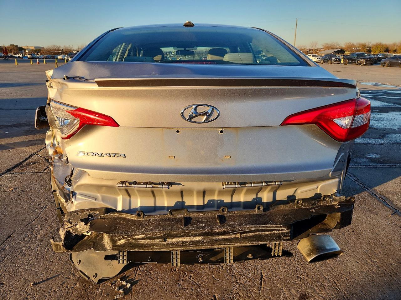 2015 HYUNDAI SONATA SE photo 6
