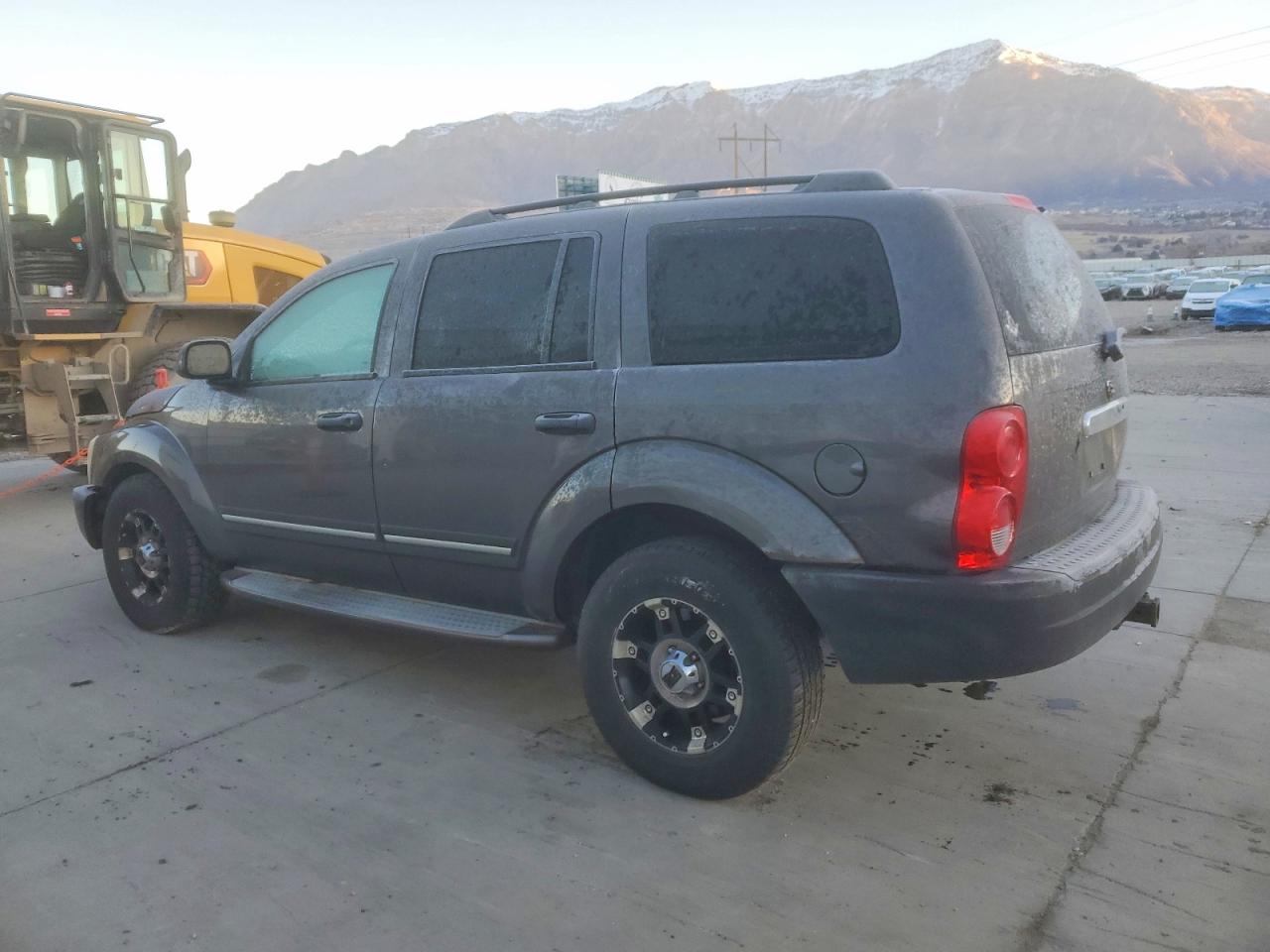 2004 DODGE DURANGO LIMITED photo 2