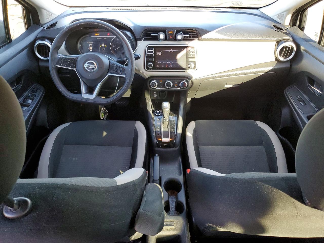 2020 NISSAN VERSA SV photo 8