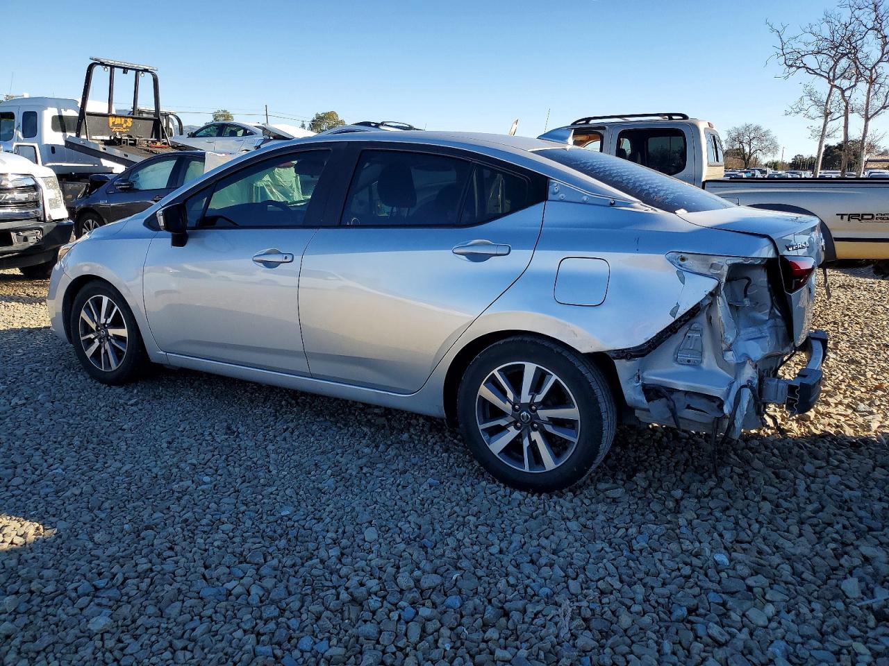2020 NISSAN VERSA SV photo 2