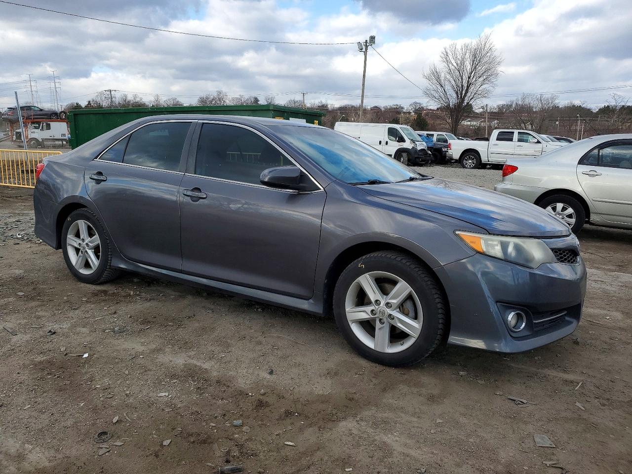 2013 TOYOTA CAMRY L photo 7
