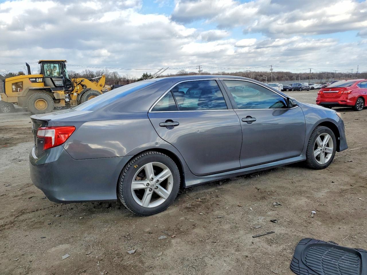 2013 TOYOTA CAMRY L photo 5