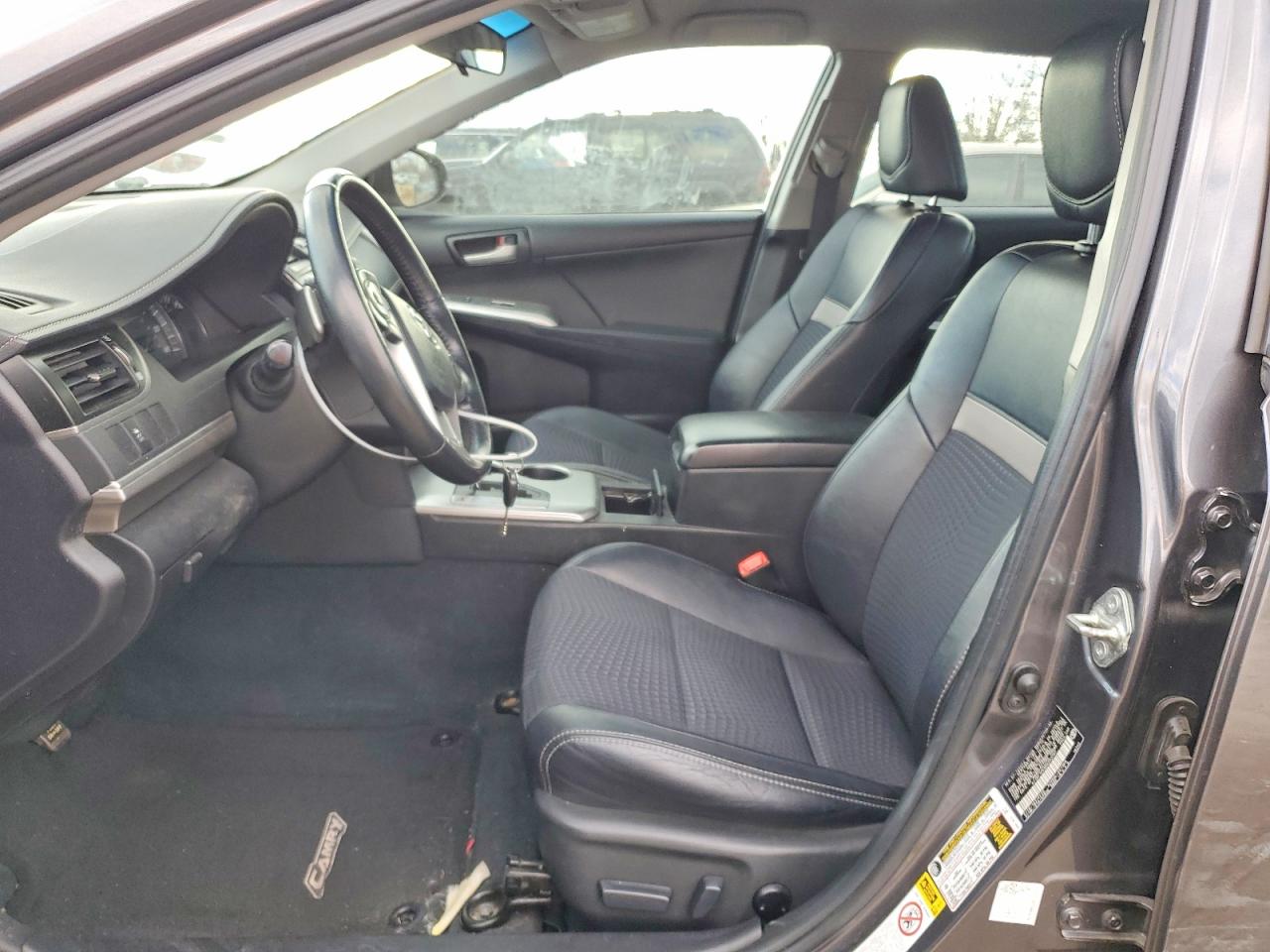 2013 TOYOTA CAMRY L photo 13