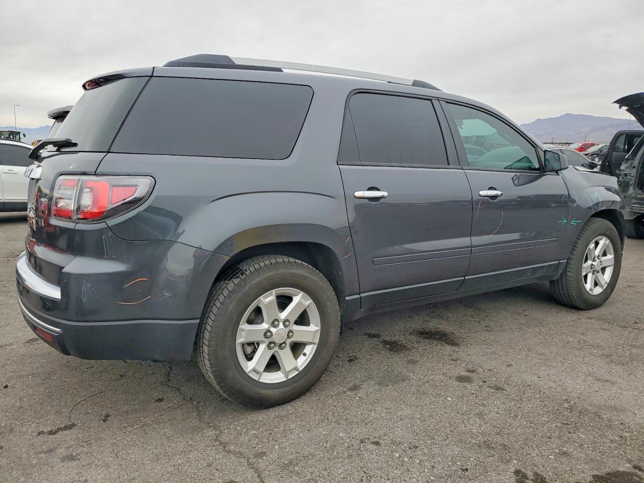 2014 GMC ACADIA SLE photo 3