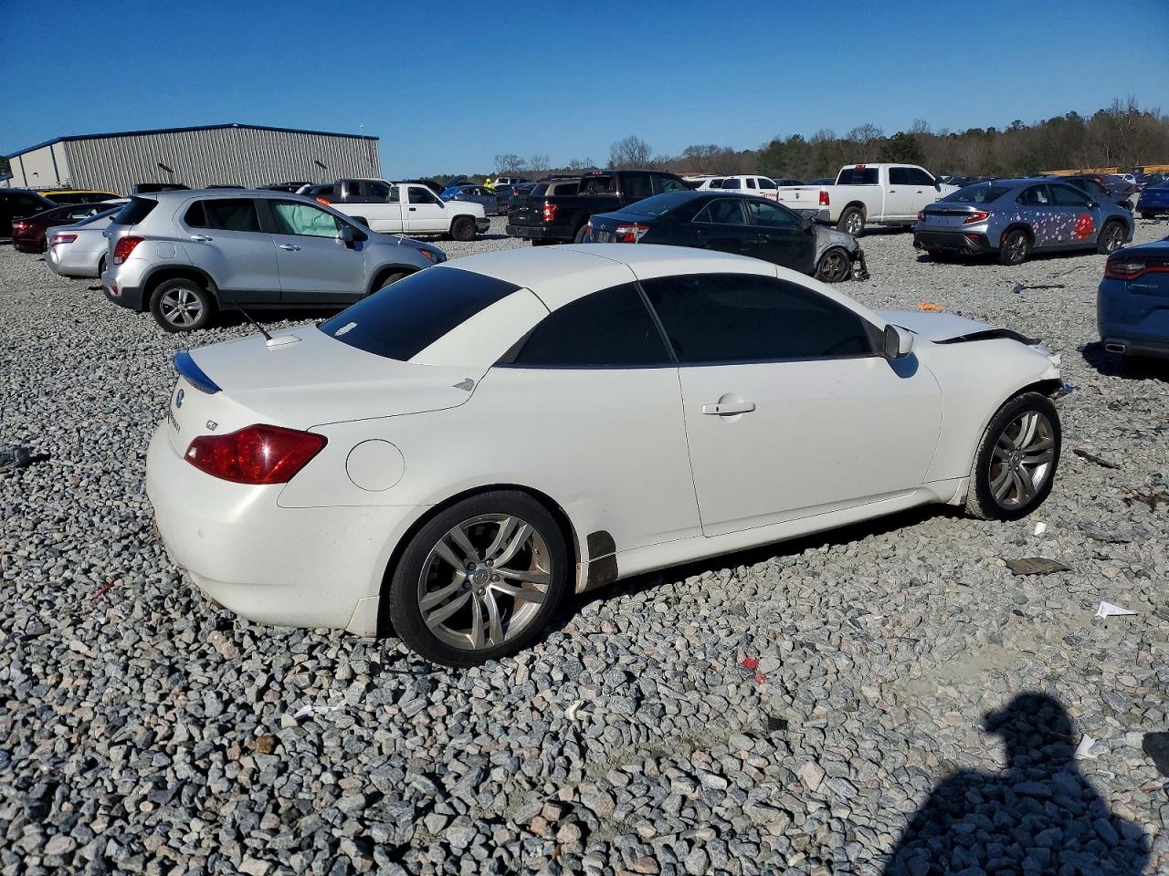 2010 INFINITI G37 BASE photo 3