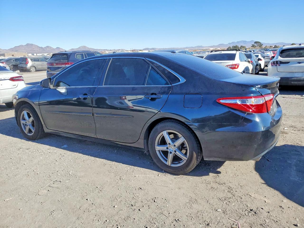 2016 TOYOTA CAMRY XSE photo 2