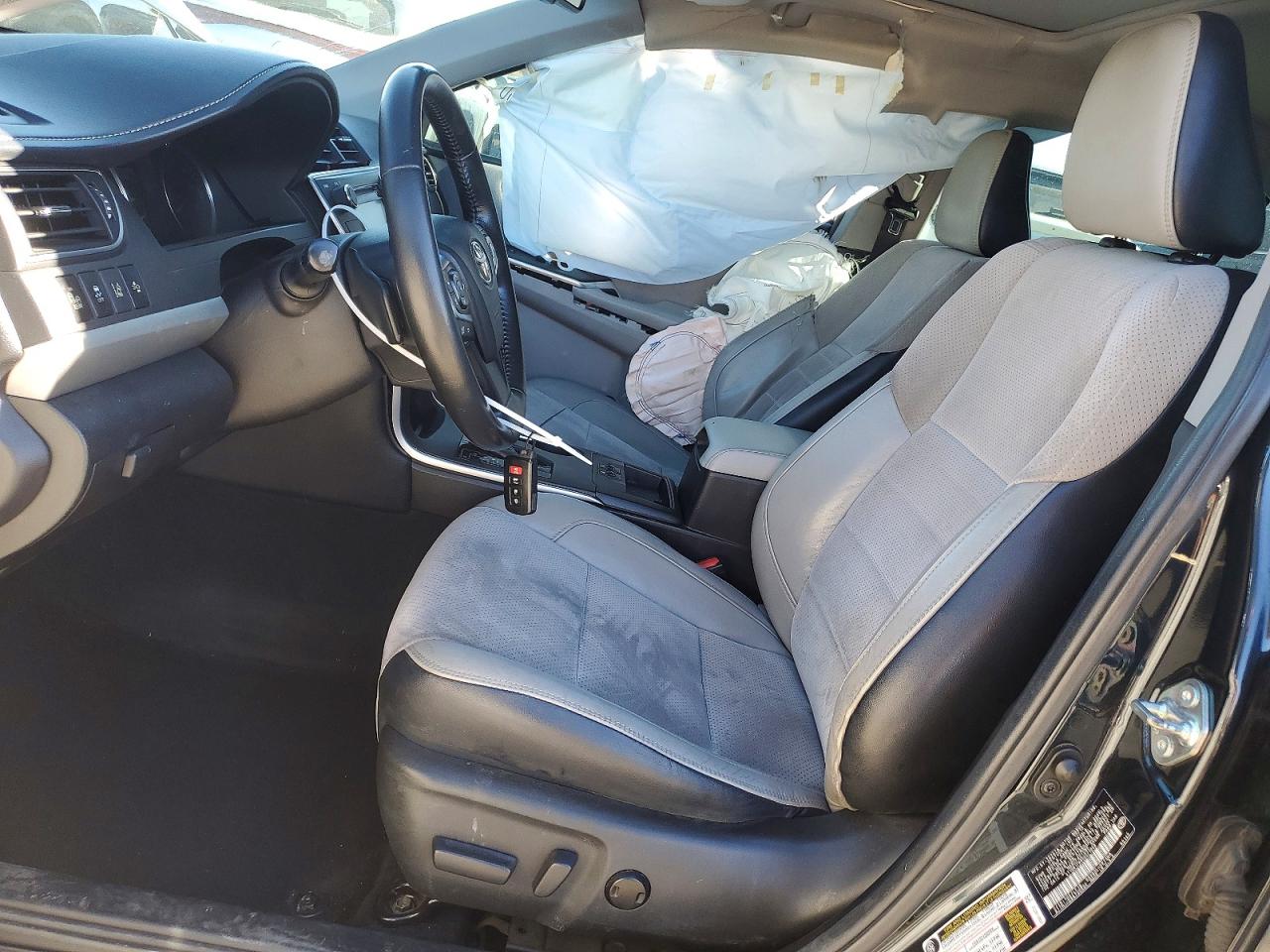2016 TOYOTA CAMRY XSE photo 7