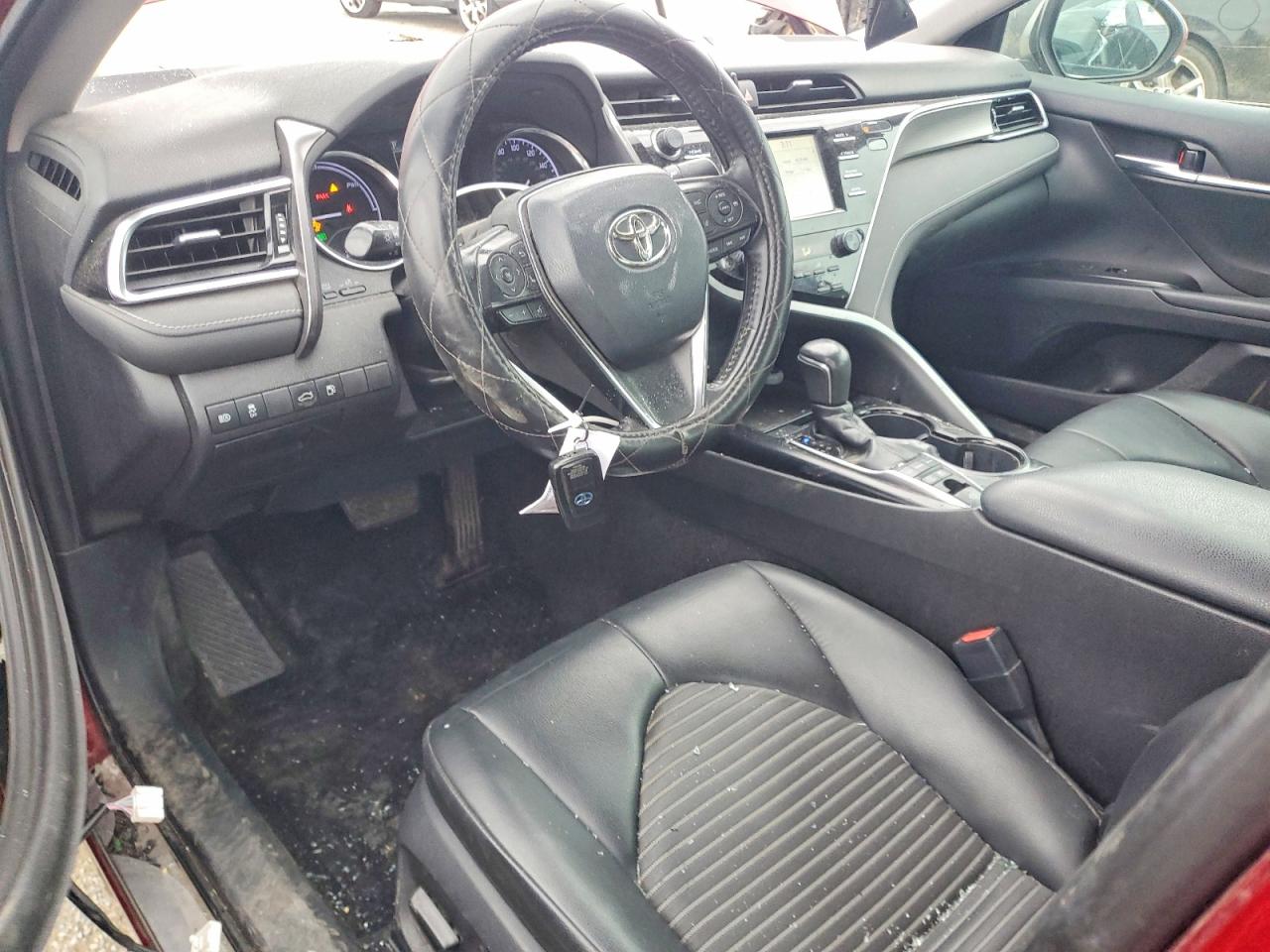 2018 TOYOTA CAMRY HYBRID photo 8