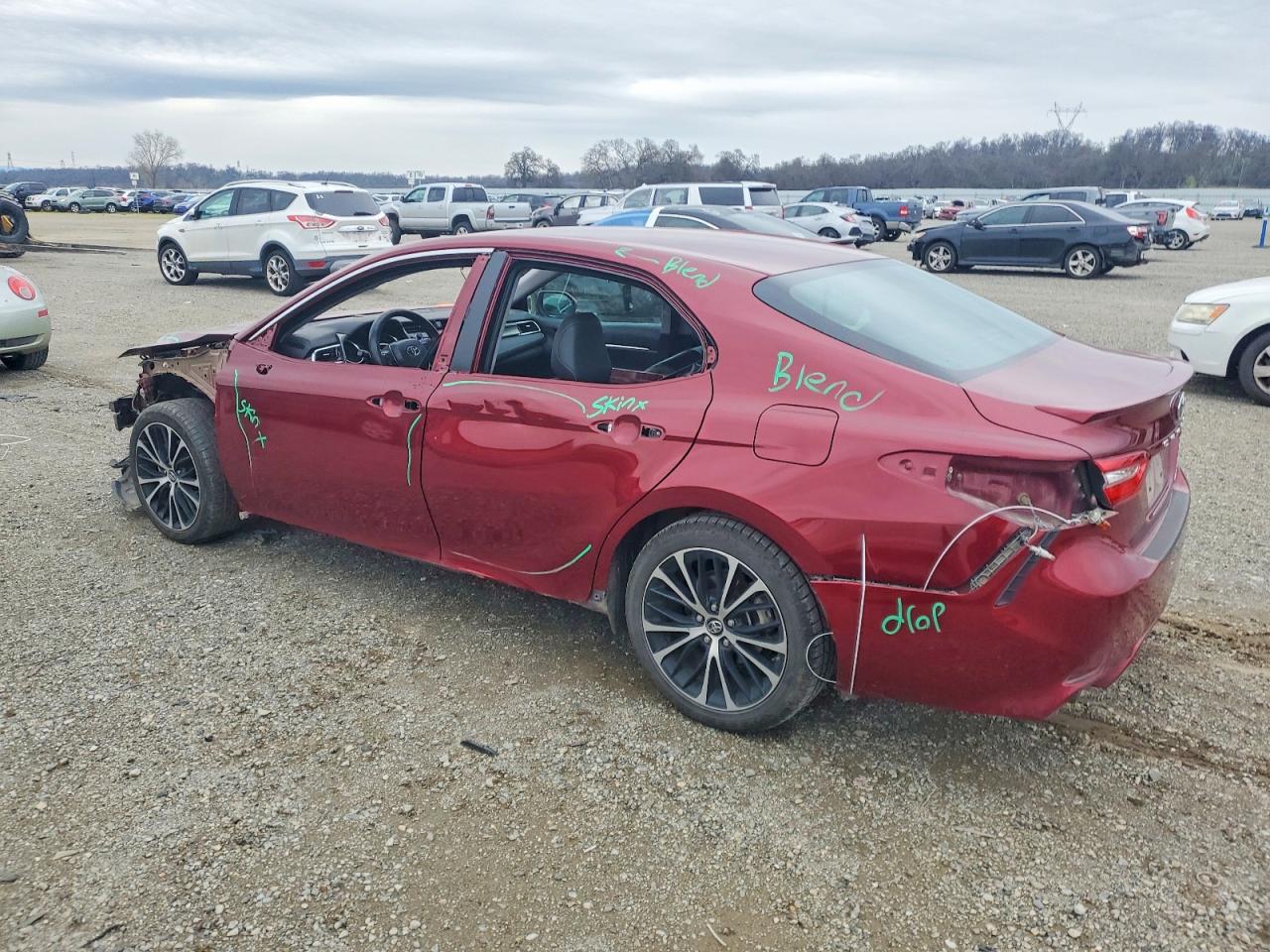 2018 TOYOTA CAMRY HYBRID photo 2