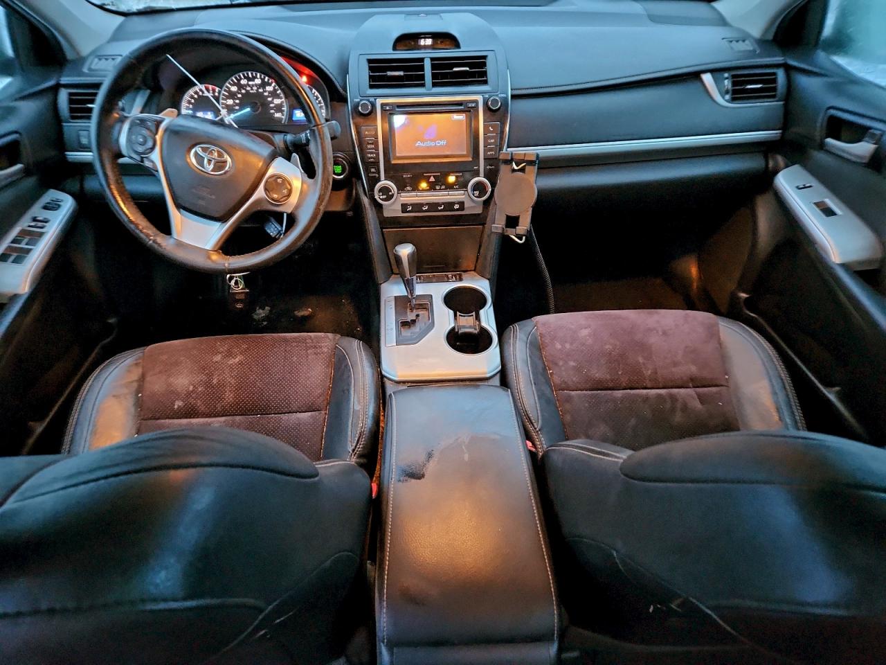 2013 TOYOTA CAMRY SE photo 22