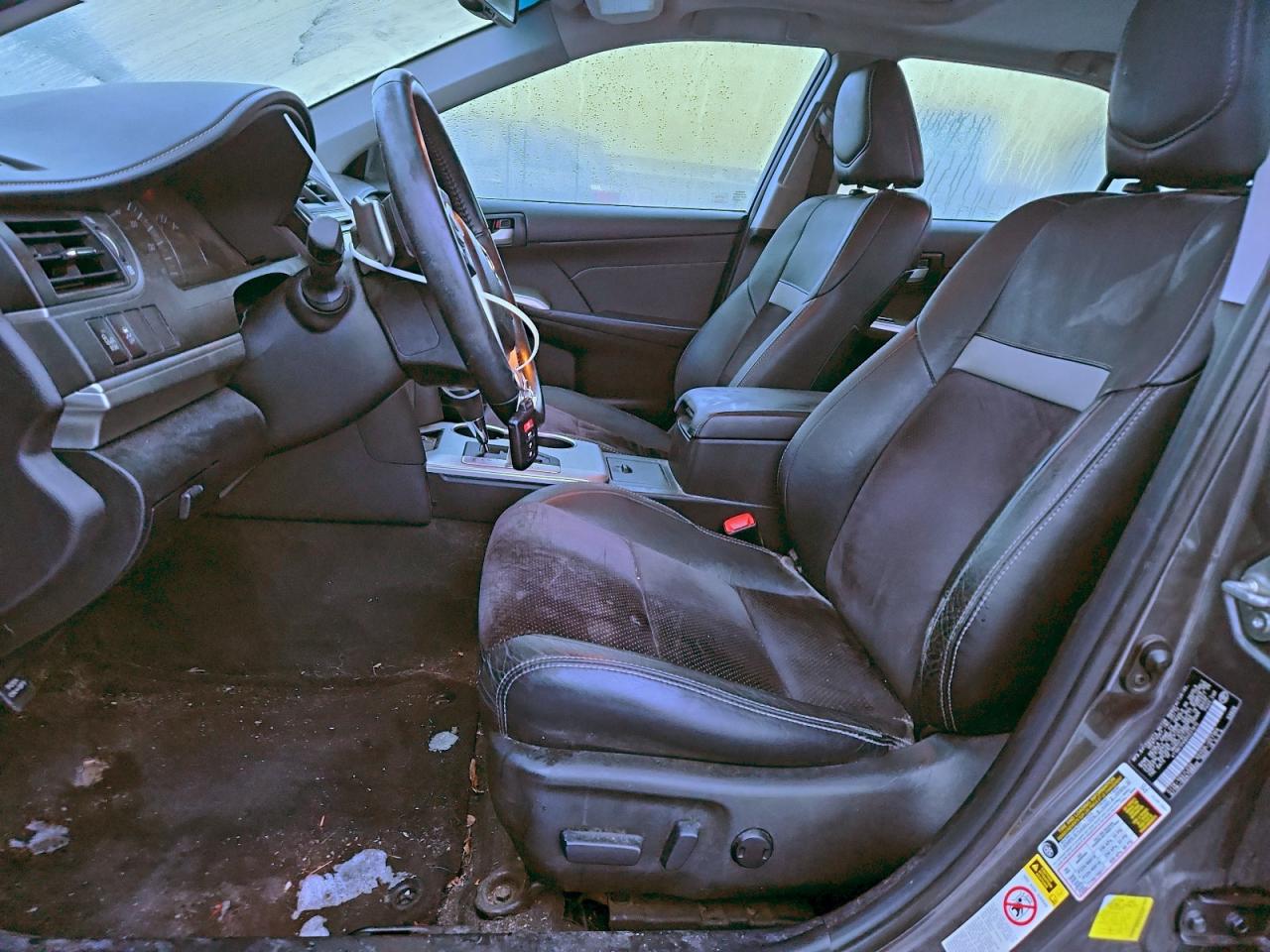2013 TOYOTA CAMRY SE photo 19