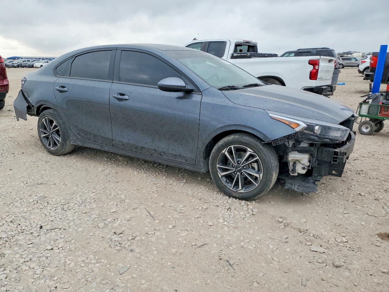 2024 KIA FORTE LX photo 4